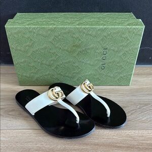 Gucci Women's Marmont Flat Leather Thong Sandal